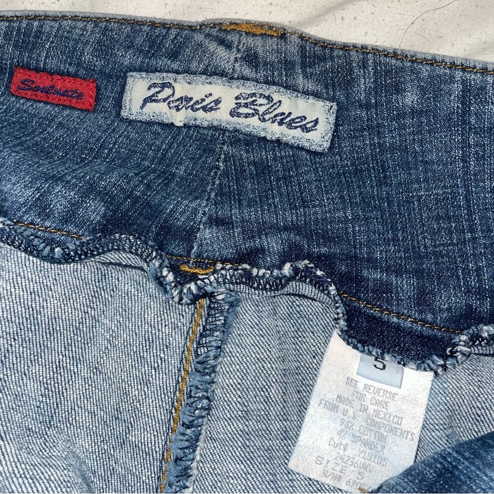 Vintage 'Soulmate' Y2K 2000's Blue Jeans with a Low-Mid Rise & a Pocketless Back - Picture 3 of 3